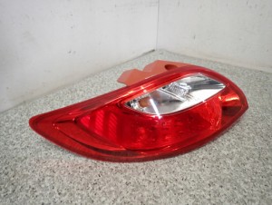 MAZDA2 MAZDA 2 DE 07-10 LAMPA TYLNA LEWA 3/6 MINIATURA