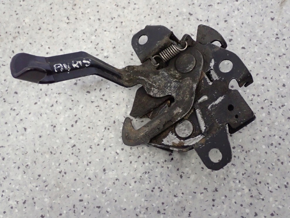 TOYOTA AURIS I 07-12 ZAMEK MASKI 1/4