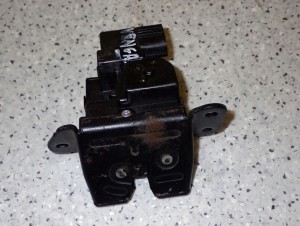 KIA VENGA 09- ZAMEK KLAPY BAGAŻNIKA 4/5 MINIATURA