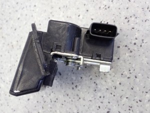 KIA VENGA 09- ZAMEK KLAPY BAGAŻNIKA 5/5 MINIATURA