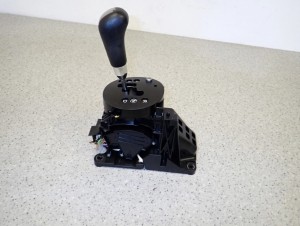 SUZUKI SWIFT MK6 1.3i AUTOMAT 05- LEWAREK GAŁKA ZMIANY BIEGÓW 3/8 MINIATURA