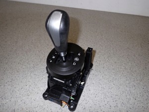 SUZUKI SWIFT MK6 1.3i AUTOMAT 05- LEWAREK GAŁKA ZMIANY BIEGÓW 4/8 MINIATURA