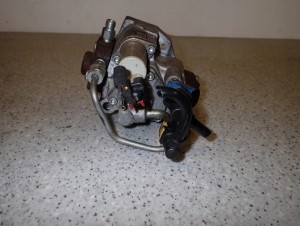 CHEVROLET CRUZE 1.7d 08- POMPA WTRYSKOWA PALIWA 6/6 MINIATURA