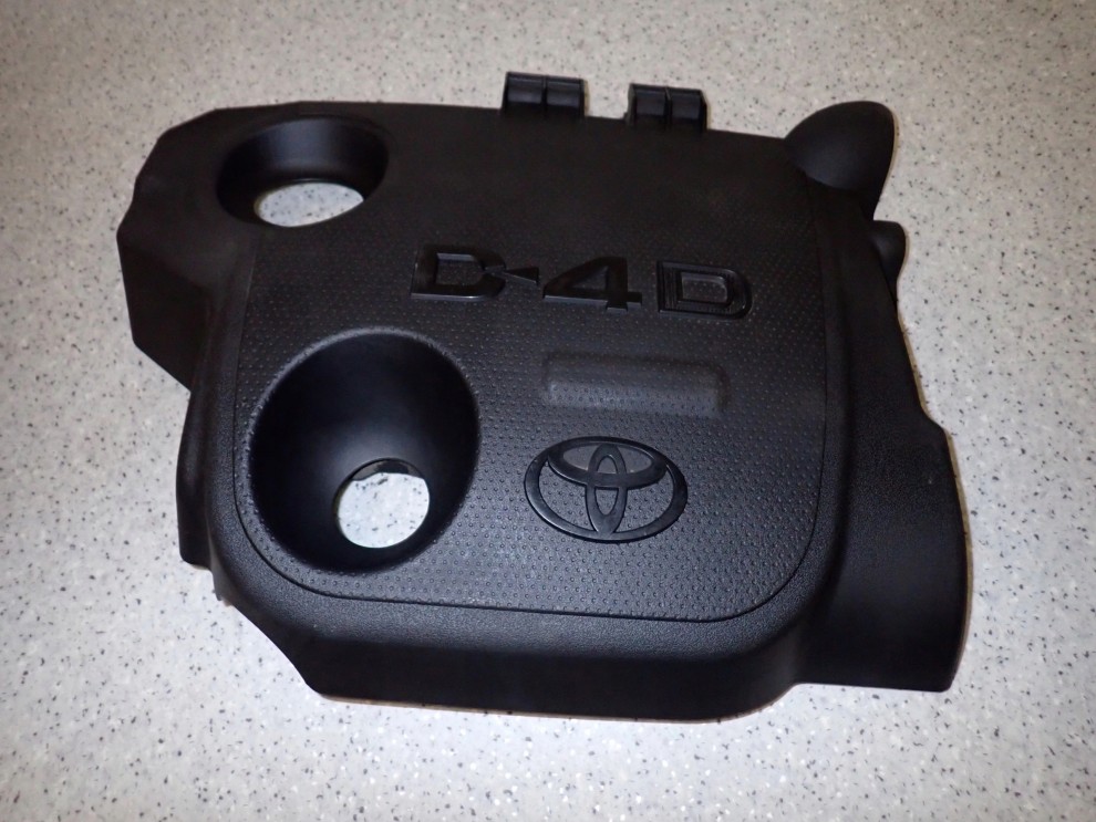 TOYOTA YARIS II 1.4 D4D 09-11 OSŁONA POKRYWA SILNIKA 2/3