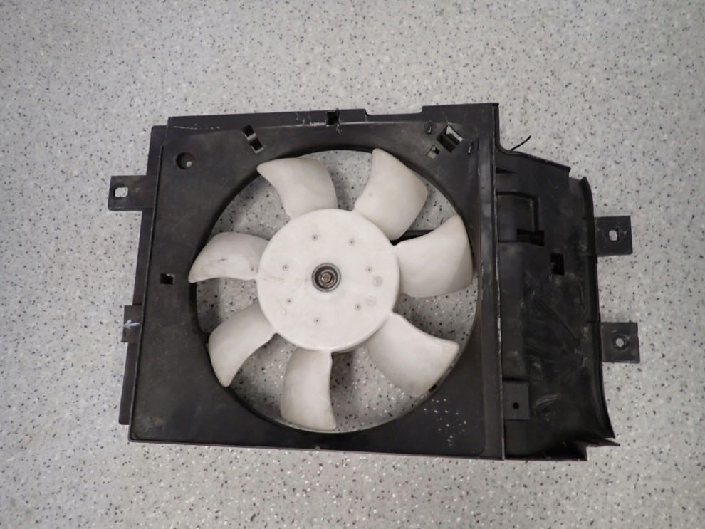 NISSAN MICRA K11 BENZYNA WENTYLATOR CHŁODNICY 4/6