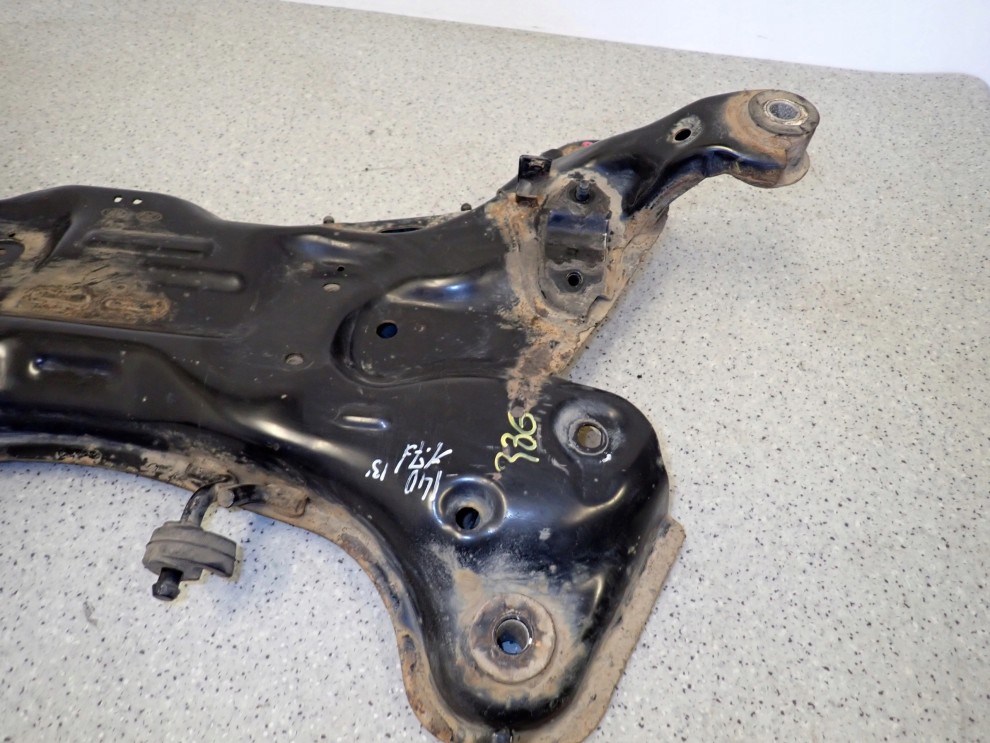 HYUNDAI i40 1.7 CRDI 11- SANKI BELKA ZAWIESZENIA PRZEDNIEGO 4/6