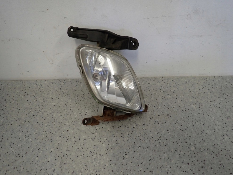 KIA VENGA 09- HALOGEN PRZEDNI PRAWY 1/6