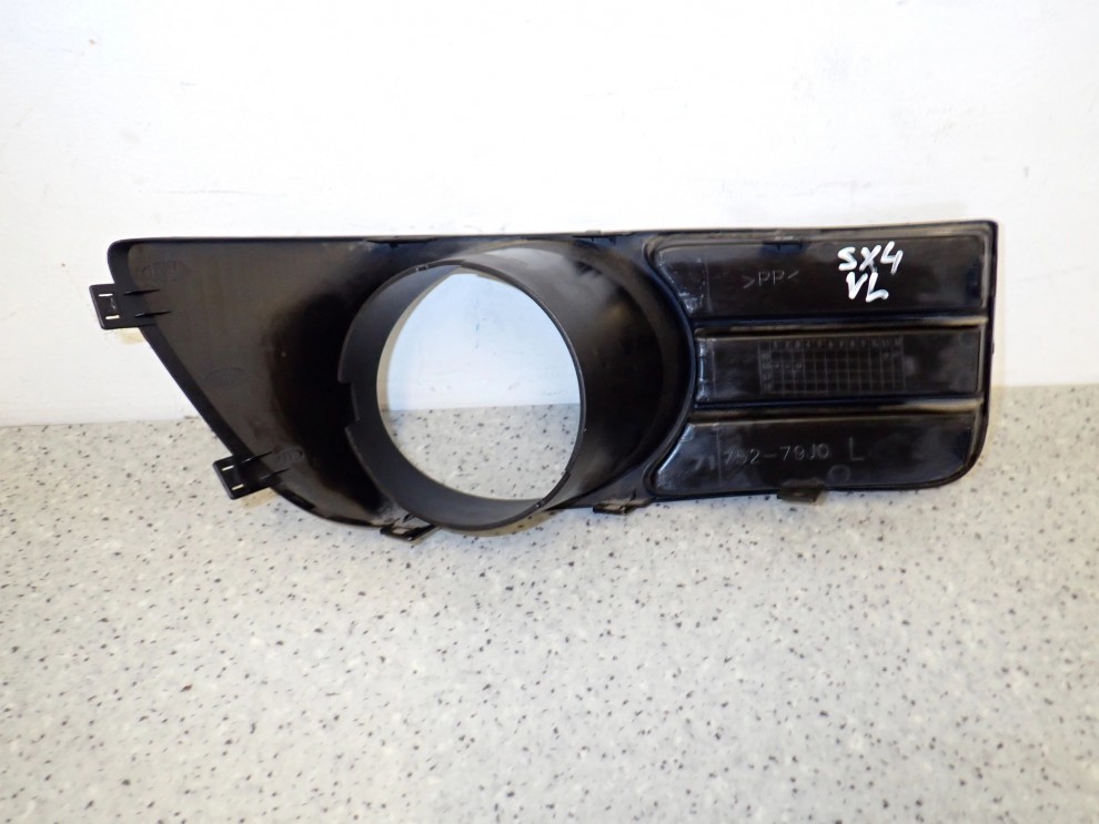 SUZUKI SX4 06-09 KRATKA HALOGENU PRZEDNIA LEWA 5/5