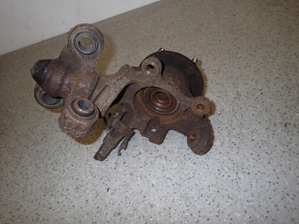 NISSAN PRIMERA P12 02-07 ZWROTNICA PRZEDNIA LEWA 4/6