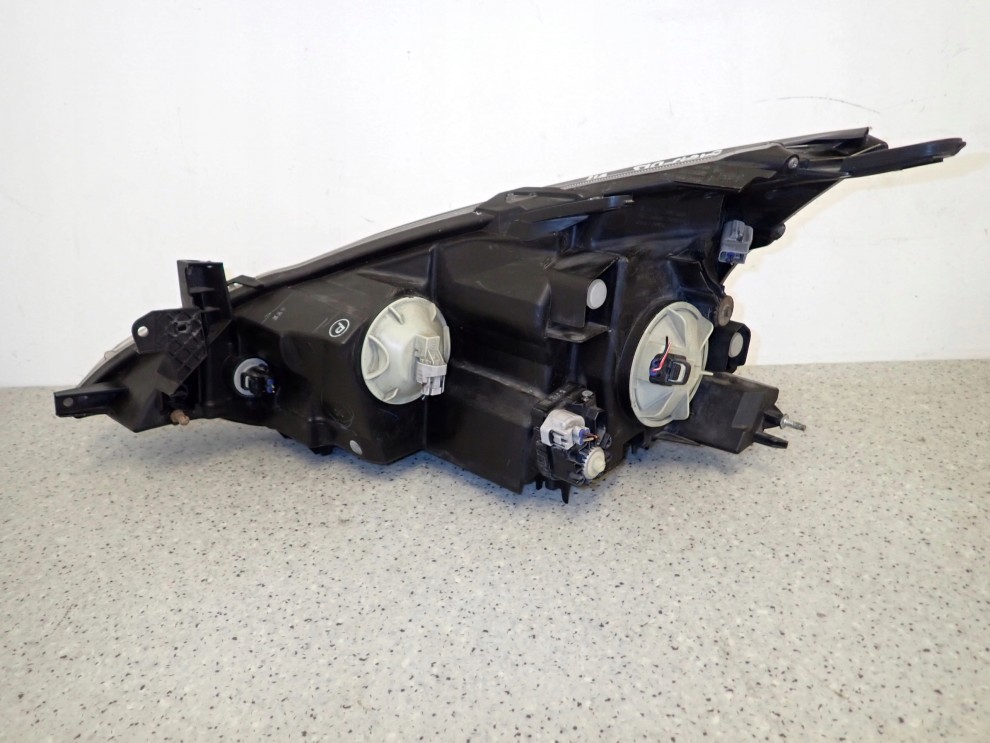 MITSUBISHI GRANDIS 03-11 LAMPA PRZEDNIA PRAWA 8/9
