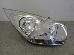 KIA VENGA 09- LAMPA PRZEDNIA PRAWA