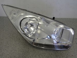 KIA VENGA 09- LAMPA PRZEDNIA PRAWA 2/10 MINIATURA