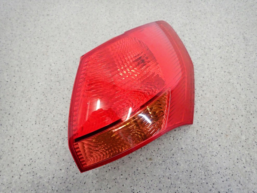 KIA VENGA 09- LAMPA TYLNA PRAWA 4/6