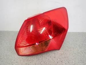 KIA VENGA 09- LAMPA TYLNA PRAWA 2/6 MINIATURA