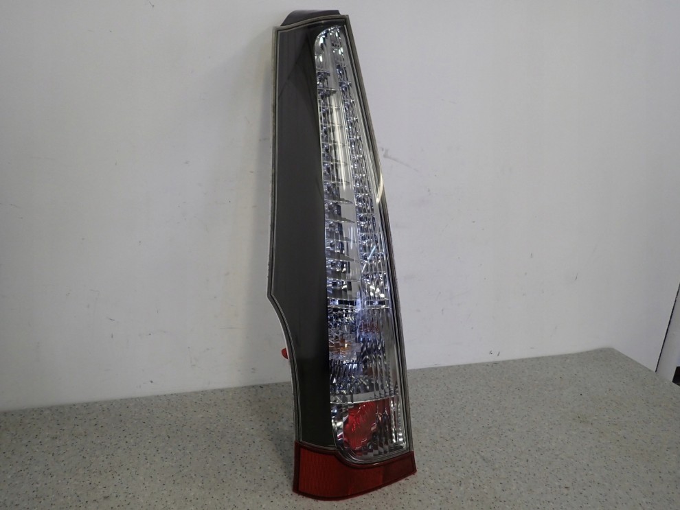 MITSUBISHI GRANDIS 03-11 LAMPA TYLNA PRAWA EUROPA 2/9