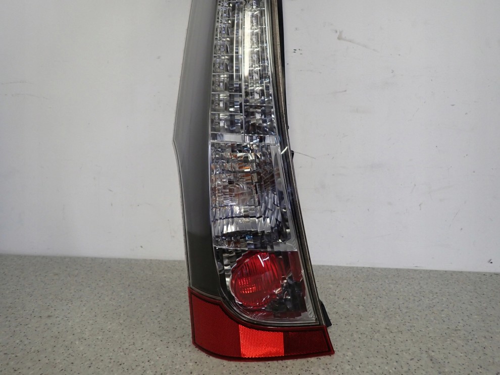 MITSUBISHI GRANDIS 03-11 LAMPA TYLNA PRAWA EUROPA 4/9