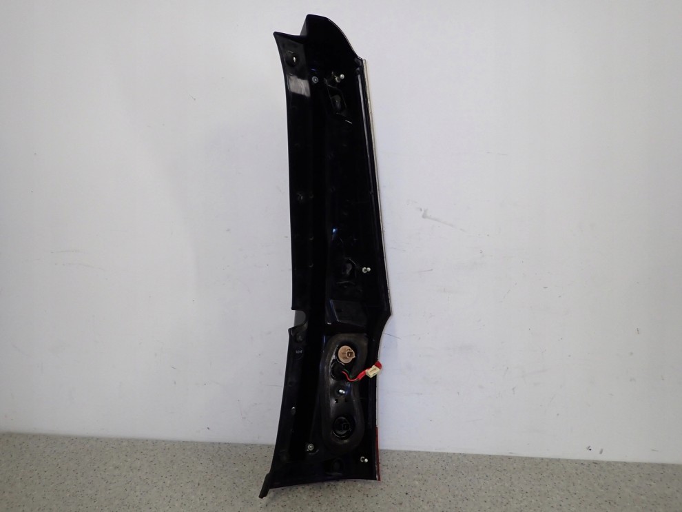 MITSUBISHI GRANDIS 03-11 LAMPA TYLNA PRAWA EUROPA 7/9