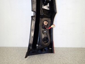 MITSUBISHI GRANDIS 03-11 LAMPA TYLNA PRAWA EUROPA 9/9 MINIATURA