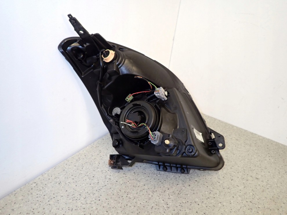 SUZUKI SWIFT 05-09 REFLEKTOR LEWY LAMPA PRZEDNIA 5/8