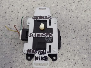MITSUBISHI GRANDIS 03-11 STEROWNIK NAGRZEWNICY SILNICZEK NAWIEWU CIEPŁO ZIM