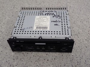 MITSUBISHI GRANDIS 03- RADIO FABRYCZNE
