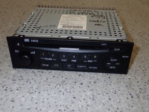 MITSUBISHI GRANDIS 03- RADIO FABRYCZNE 2/7 MINIATURA