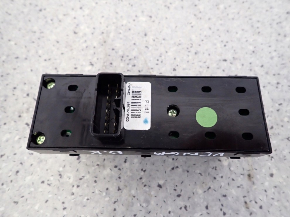KIA VENGA 09- PANEL SZYB PRZEDNI LEWY 4 SZYBY 6/6