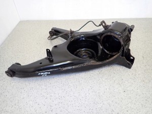 MITSUBISHI GRANDIS 2.0DID WAHACZ TYLNY PRAWY BEZ CZUJNIKA 2/10 MINIATURA