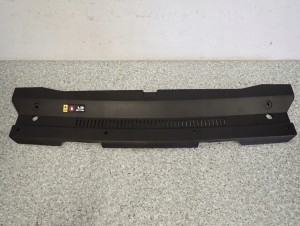 HYUNDAI IX20 HB 5d 09- PLASTIK OSŁONA PASA PRZEDNIEGO NOWA