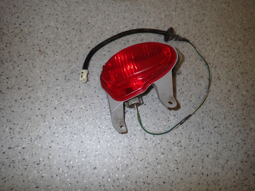 TOYOTA YARIS VERSO 99-02 LAMPA PRZECIWMGIELNA TYLNA PRAWA 1/6