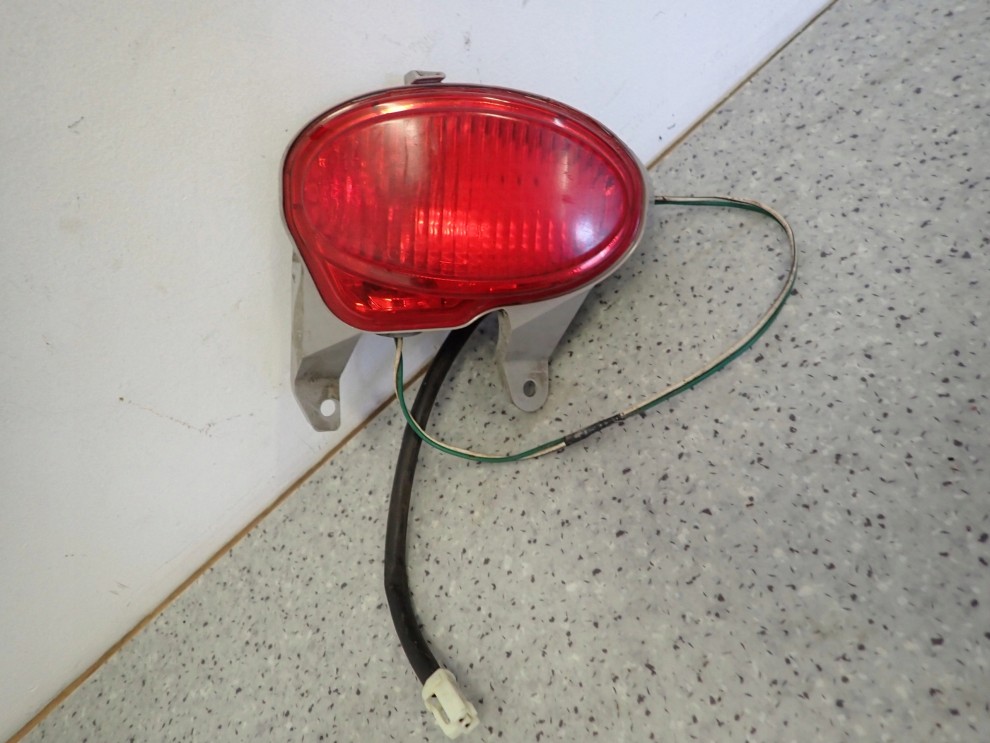 TOYOTA YARIS VERSO 99-02 LAMPA PRZECIWMGIELNA TYLNA PRAWA 3/6