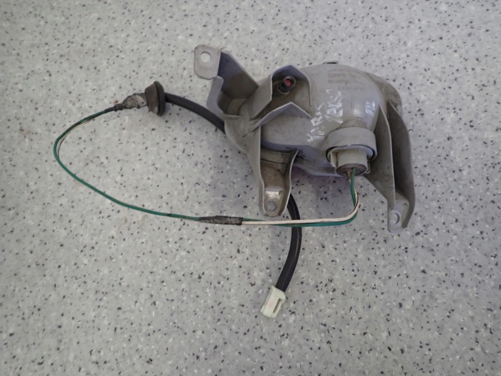 TOYOTA YARIS VERSO 99-02 LAMPA PRZECIWMGIELNA TYLNA PRAWA 5/6