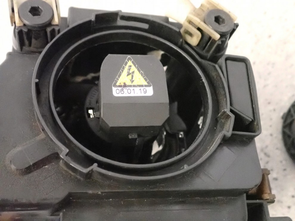 MAZDA6 MAZDA 6 06-07 LIFT LAMPA PRZEDNIA PRAWA REFLEKTOR XENON 12/14