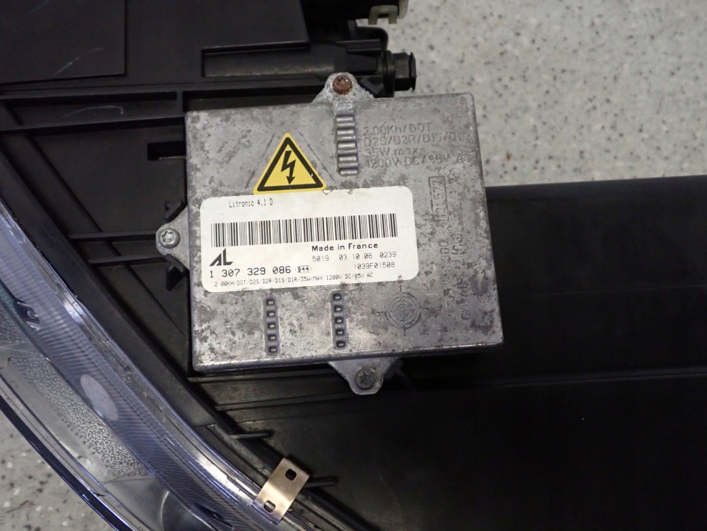 MAZDA6 MAZDA 6 06-07 LIFT LAMPA PRZEDNIA PRAWA REFLEKTOR XENON 14/14