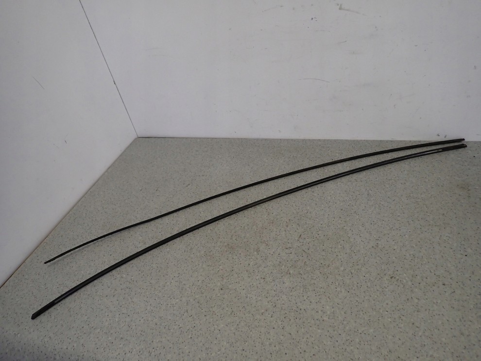 NISSAN PRIMERA P12 03- 4D SEDAN LISTWA DACHOWA LEWA LUB PRAWA 4/6