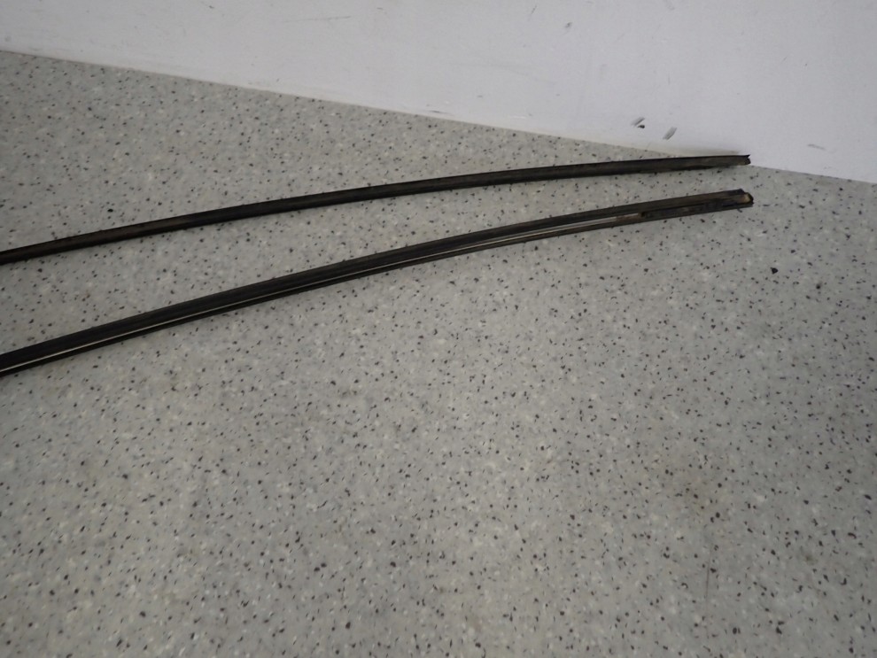 NISSAN PRIMERA P12 03- 4D SEDAN LISTWA DACHOWA LEWA LUB PRAWA 6/6