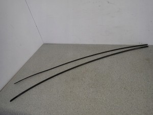 NISSAN PRIMERA P12 03- 4D SEDAN LISTWA DACHOWA LEWA LUB PRAWA 4/6 MINIATURA