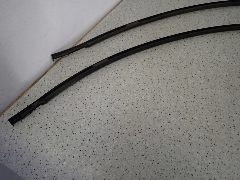 TOYOTA VERSO 09-13 LISTWA DACHOWA LEWA LUB PRAWA 3/6