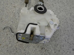 HONDA FR-V FRV 04- ZAMEK TYLNY LEWY 5 PIN EUROPA 7/8 MINIATURA
