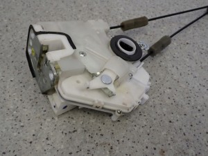 HONDA FR-V FRV 04- ZAMEK TYLNY LEWY 5 PIN EUROPA 8/8 MINIATURA