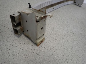 SUZUKI LIANA 02-07 BELKA ZDERZAKA PRZEDNIEGO PRZÓD 9/9 MINIATURA