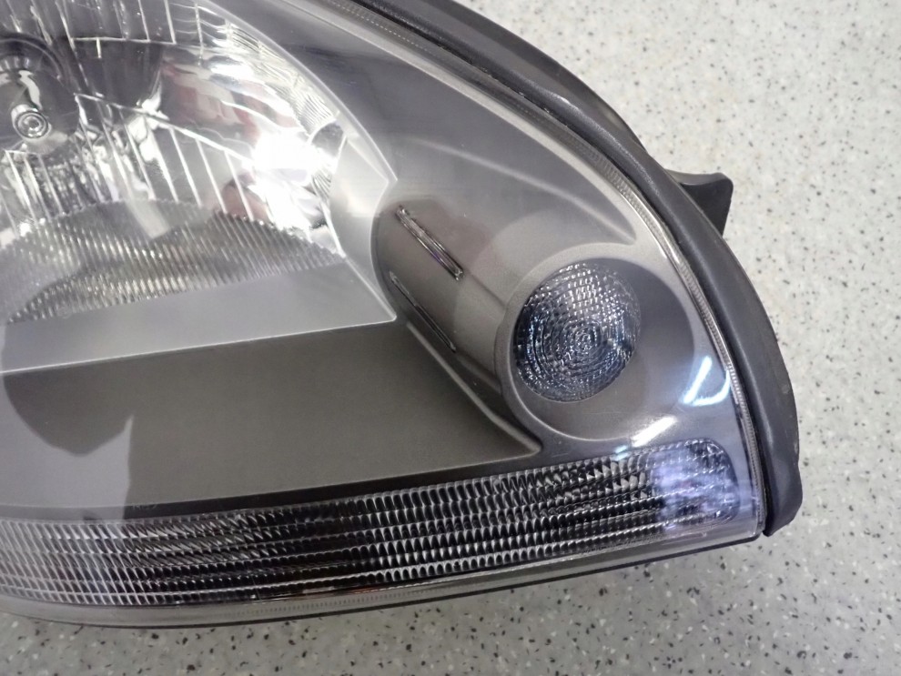 HYUNDAI TUCSON 04-10 REFLEKTOR PRZEDNI PRAWY LAMPA PRZÓD 6/11