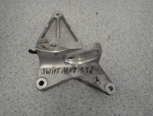 SUZUKI SWIFT IV MK7 10- 1.3 DDIS ŁAPA SKRZYNI BIEGÓW