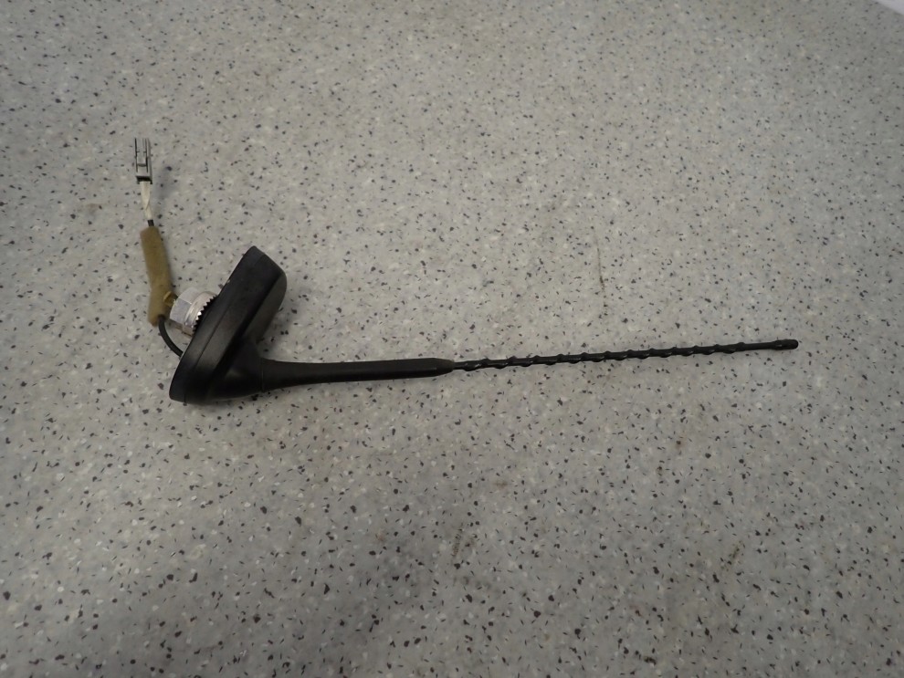 KIA VENGA 09-14 ANTENA BAT 3/7