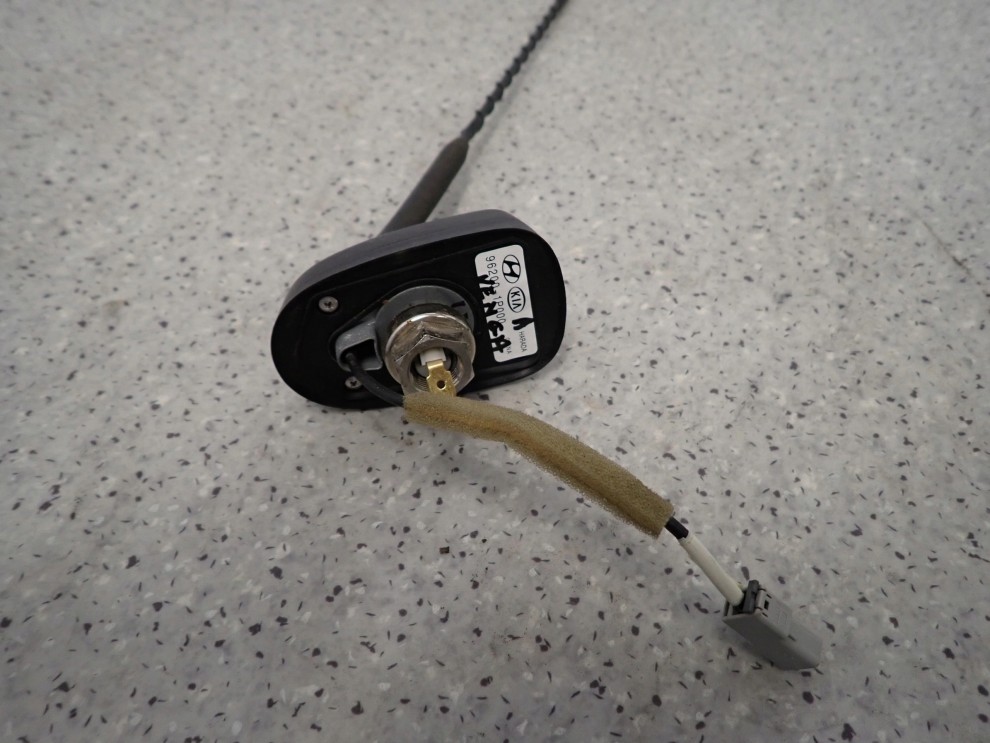 KIA VENGA 09-14 ANTENA BAT 5/7