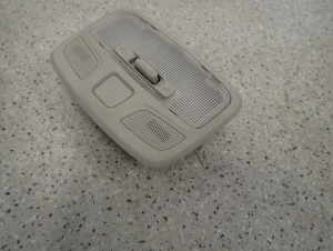 SUZUKI CELERIO 14-19 LAMPKA OŚWIETLENIA KABINY 2/3 MINIATURA