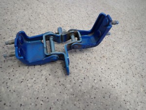 SUZUKI CELERIO 14-19 ZAWIASY DRZWI TYLNE LEWE KOMPLET ZQE 3/5 MINIATURA