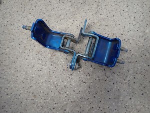 SUZUKI CELERIO 14-19 ZAWIASY DRZWI TYLNE PRAWE KOMPLET ZQE 4/5 MINIATURA