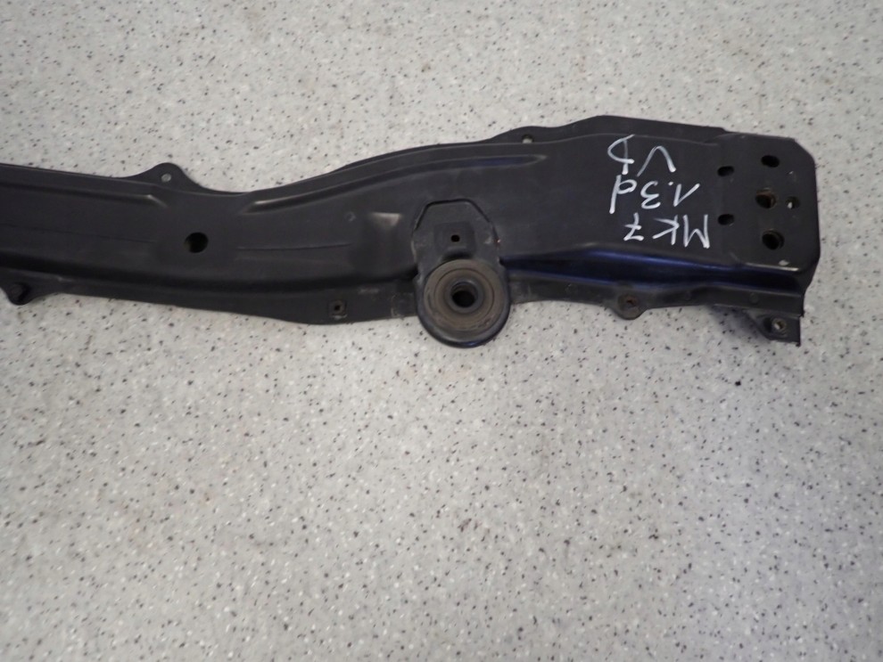 SUZUKI SWIFT IV MK7 10- BELKA DOLNA PASA PRZEDNIEGO 4/11