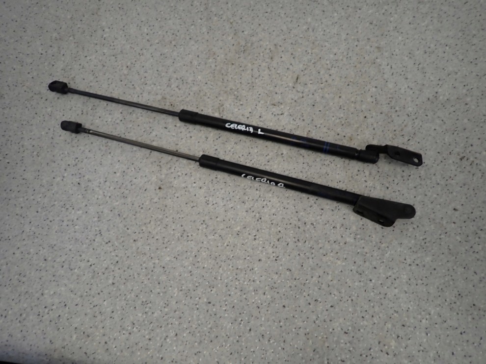 SUZUKI CELERIO 14-19 SIŁOWNIKI KLAPY BAGAŻNIKA 1/4